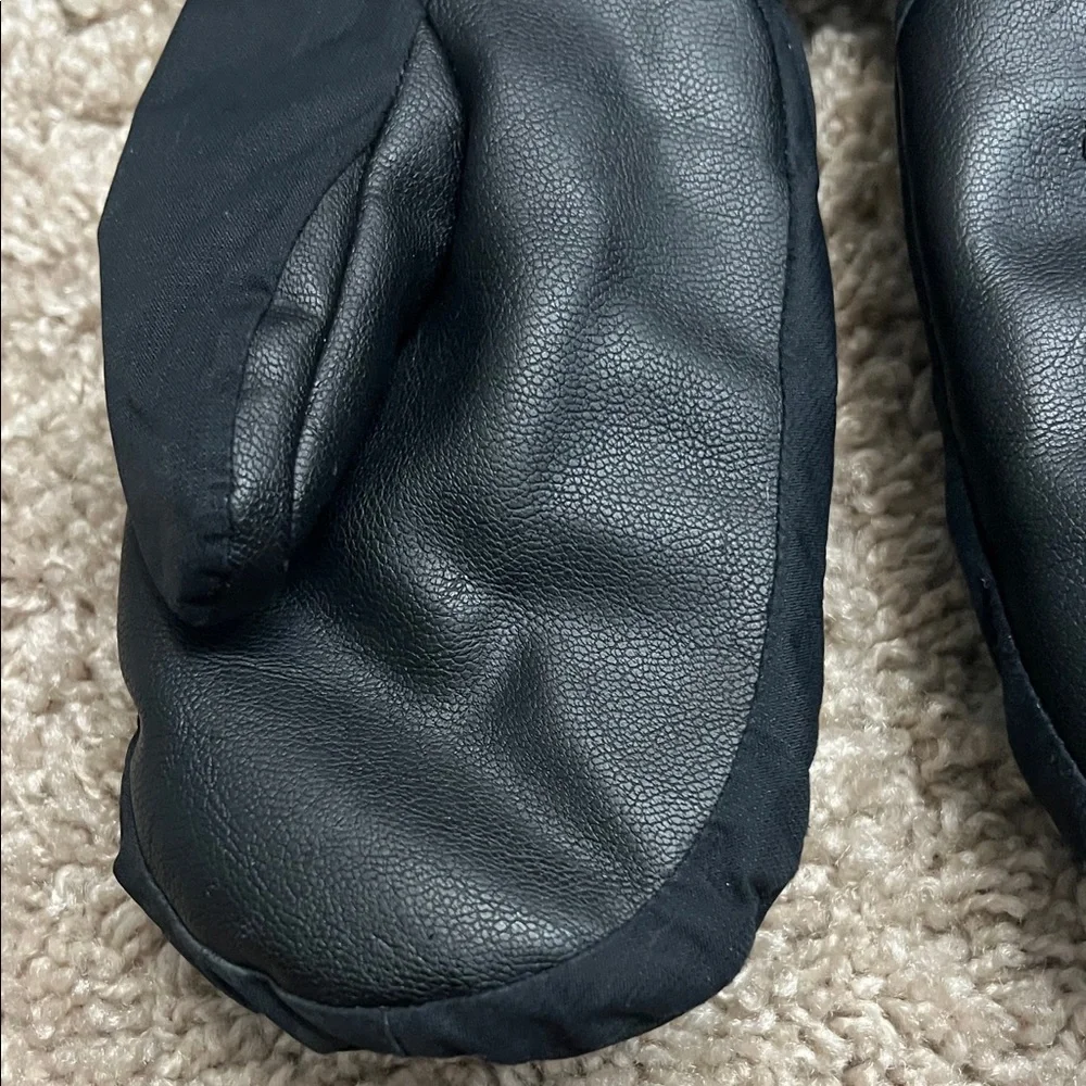 The North Face Black Youth Mittens - Insulated Winter Gloves sz M